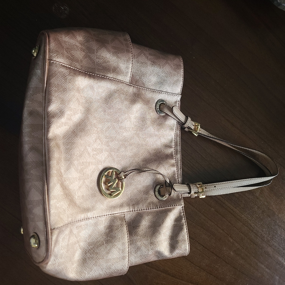 Micheal kors purse